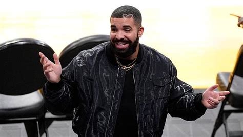 Drake'in Mastürbasyon Yaparken İfşa Edilen Videosuna Cevap Verdiği İddia Edilen Konser Görüntüsü Viral Oldu!